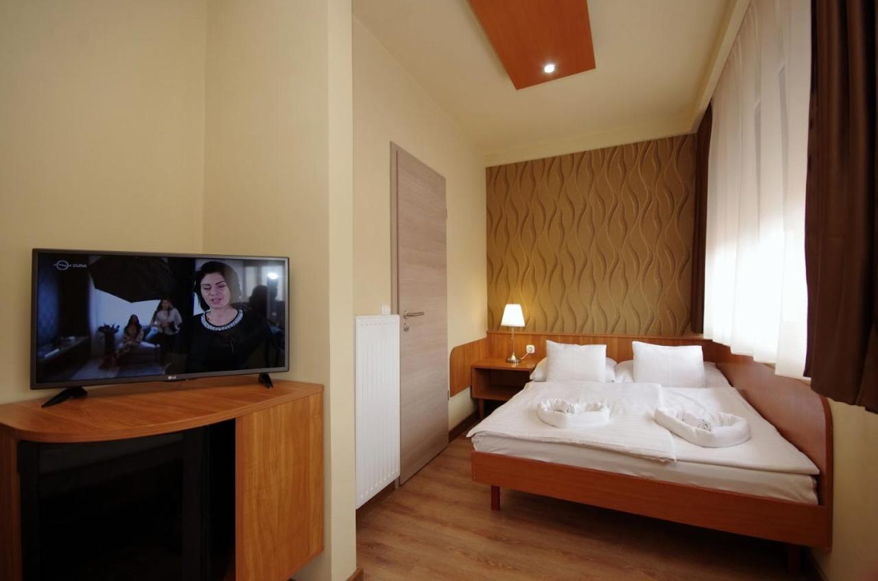 Aqua Hotel ยูลา ภายนอก รูปภาพ